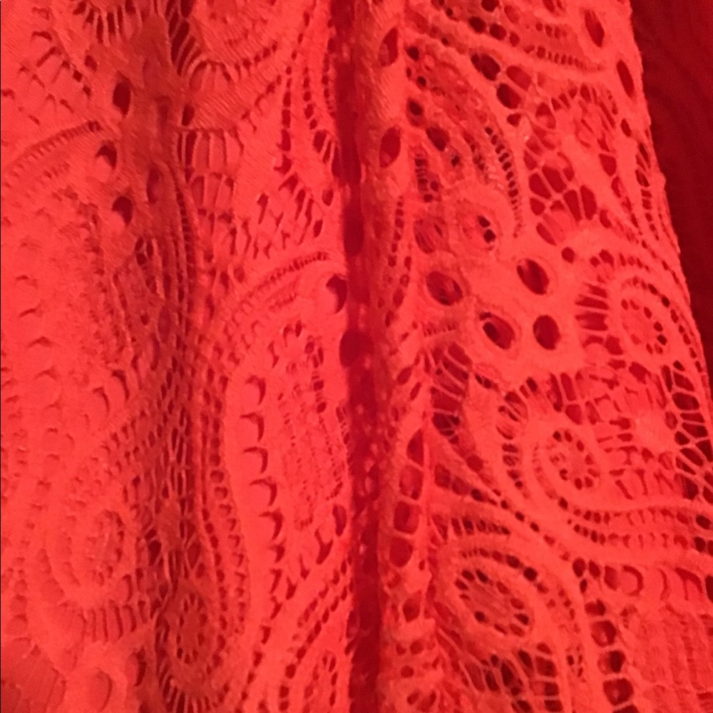 Ladies lace skirt-new